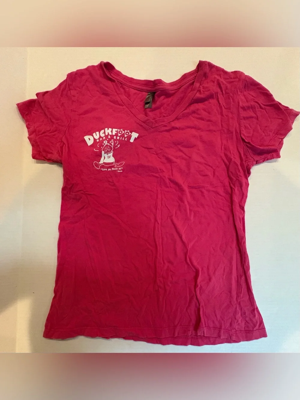Duckfoot Short Sleeve V-Neck Tee in Raspberry Pink